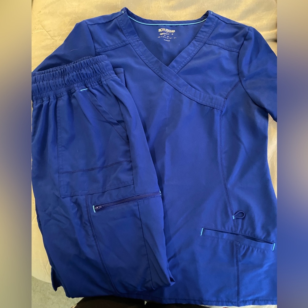 Scrubstar scrub set, royal blue.